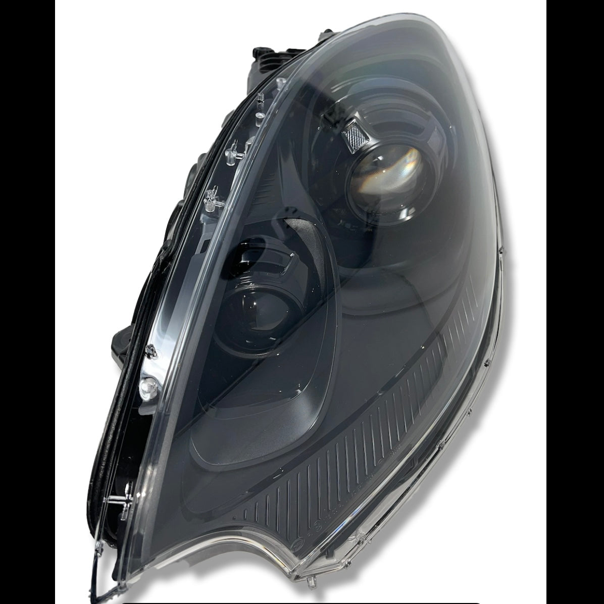 95B Porsche Macan Xenon Headlight Blackout Package