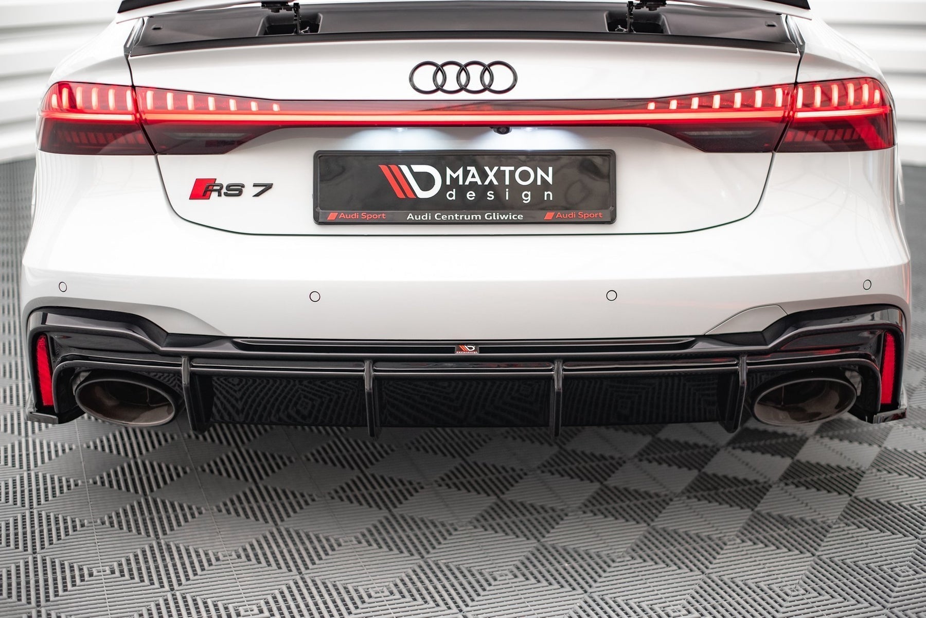 Rear Valance AUDI RS6 C8 / RS7 C8 Diffuser