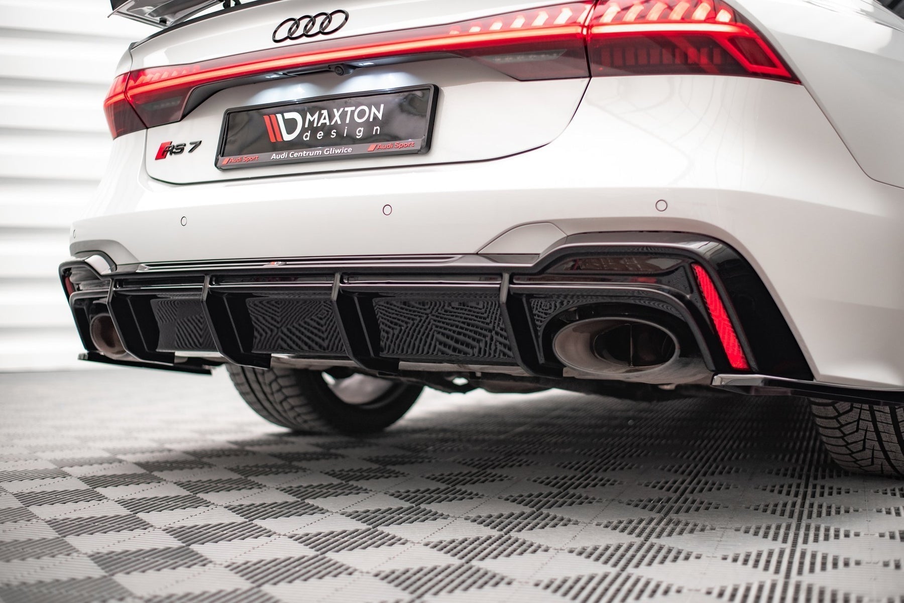 Rear Valance AUDI RS6 C8 / RS7 C8 Diffuser