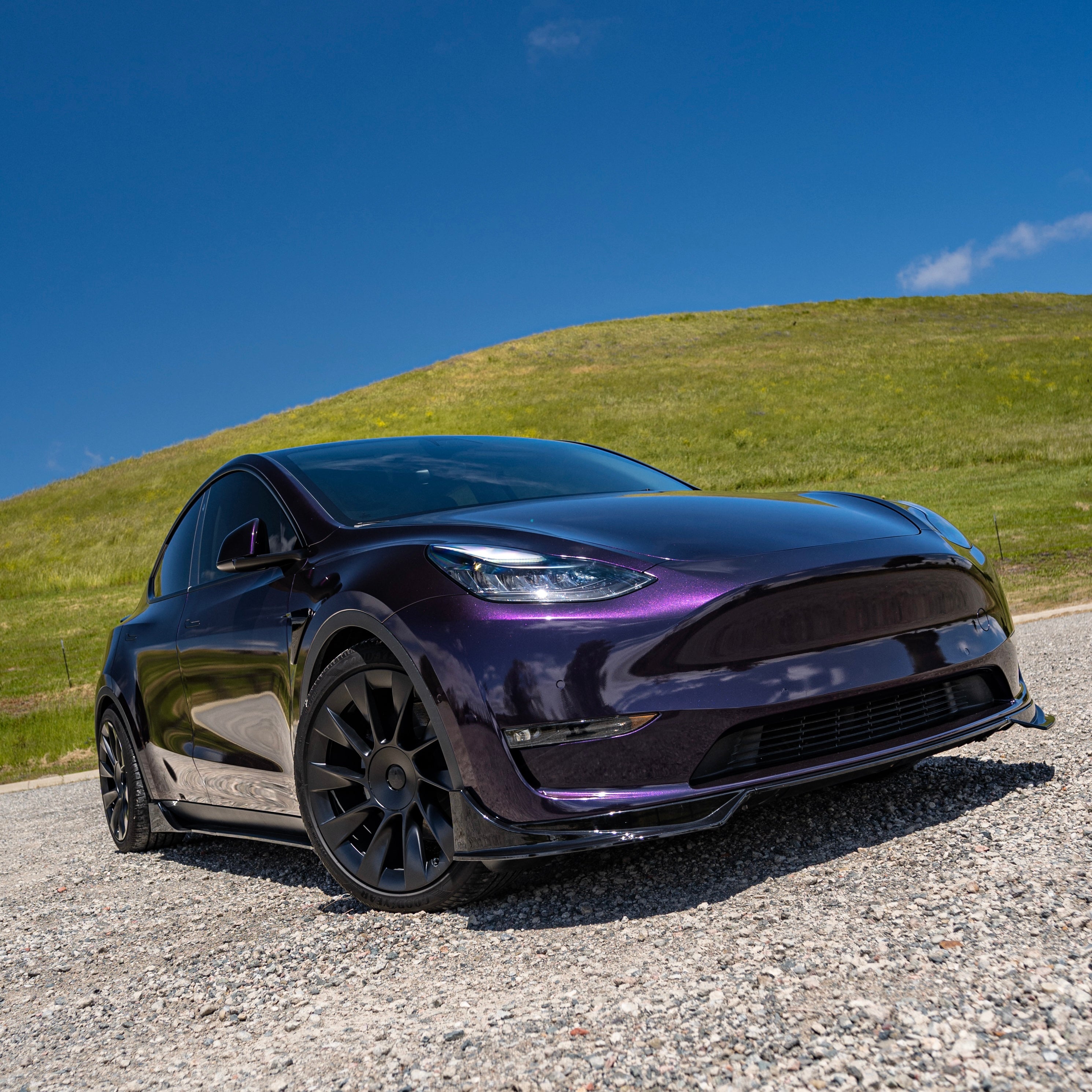 TESLA MODEL Y GLOSS BLACK STREET SERIES FRONT LIP