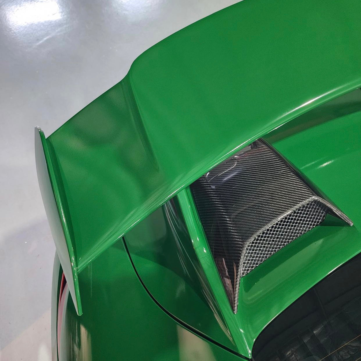 Porsche GT3 Carbon Fiber Rear Intake Vents